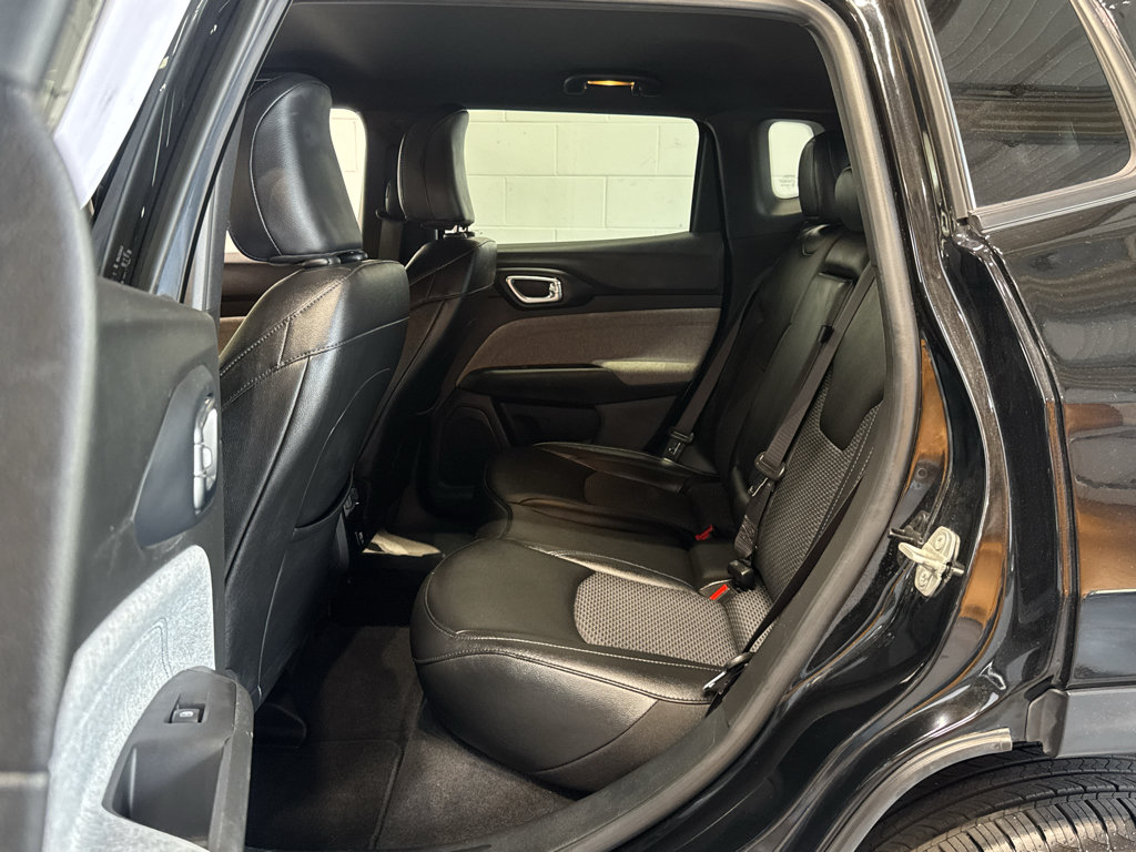 Used 2024 Jeep Compass Latitude AWD/4WD image 10