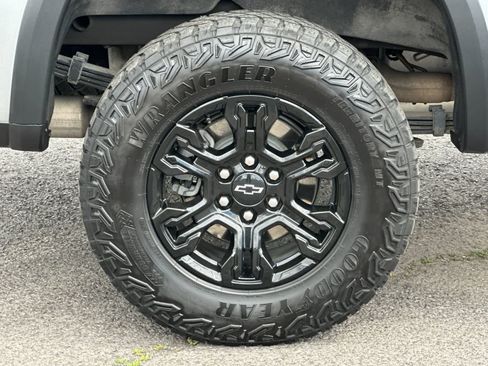 Used 2023 Chevrolet Silverado 1500 ZR2 w/ Technology Package AWD/4WD image 25