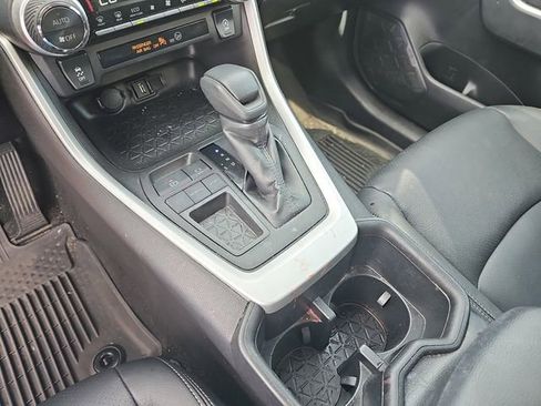 Used 2022 Toyota RAV4 XLE image 22