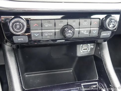 Used 2023 Jeep Compass Limited w/ Sun and Sound Group AWD/4WD image 20