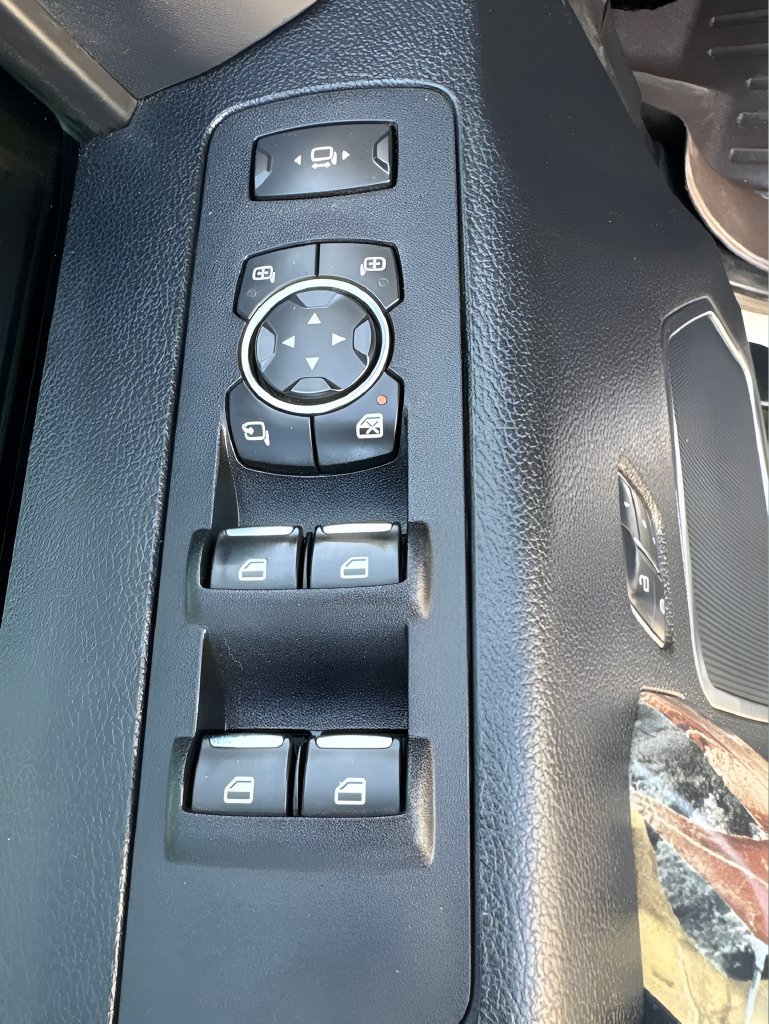 Used 2018 Ford F250 Lariat w/ Lariat Ultimate Package AWD/4WD image 13