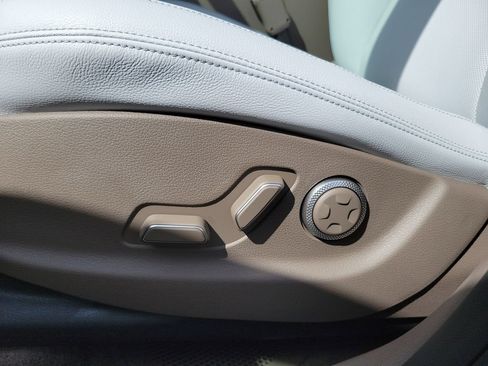 New 2026 Genesis GV70 2.5T Advanced AWD/4WD image 14