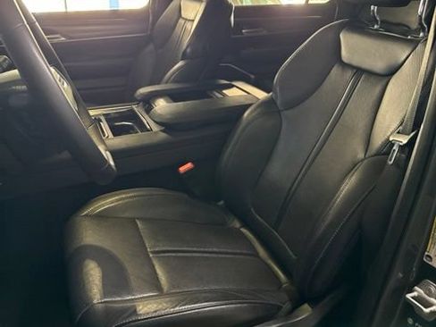 Used 2024 Jeep Wagoneer Series III AWD/4WD image 5