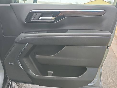 Used 2025 Chevrolet Tahoe Premier image 26