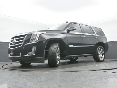 Used 2015 Cadillac Escalade Premium image 29
