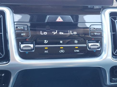 Used 2022 Kia Sorento SX image 18