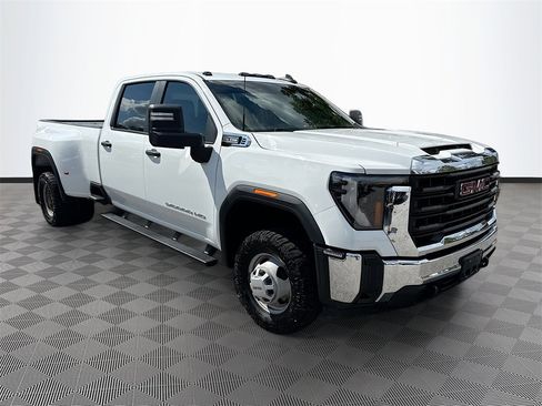 Used 2024 GMC Sierra 3500 Pro w/ Fleet Convenience Package image 4