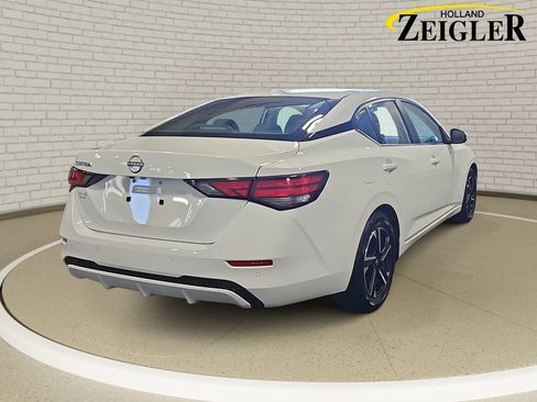 Used 2025 Nissan Sentra SV FWD image 5