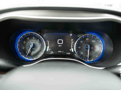 Used 2021 Chrysler Pacifica Touring-L FWD image 16