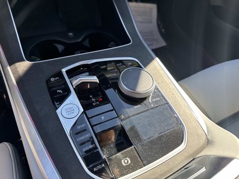 Used 2026 BMW X5 sDrive40i w/ Premium Package image 19