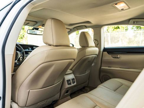 Used 2014 Lexus ES 350 w/ Premium Package FWD image 25