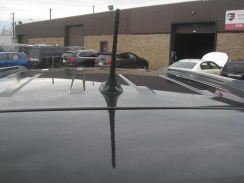 Used 2012 Jeep Grand Cherokee Laredo w/ Laredo E Group image 10