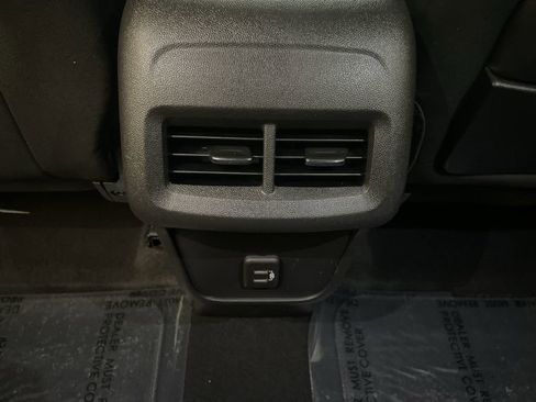 Used 2023 GMC Terrain SLE w/ Driver Convenience Package FWD image 14