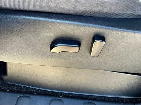 Used 2022 Nissan Frontier SV image 35