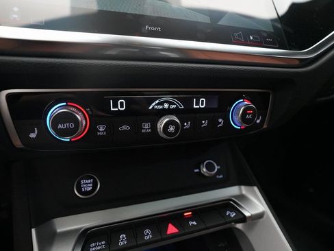 Certified 2025 Audi Q3 2.0T Premium Plus w/ Premium Plus Package AWD/4WD image 21