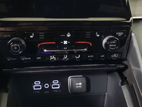 New 2025 Jeep Grand Cherokee Limited image 23