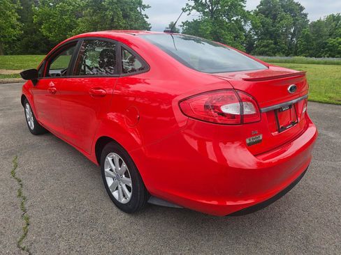 Used 2013 Ford Fiesta SE FWD image 8