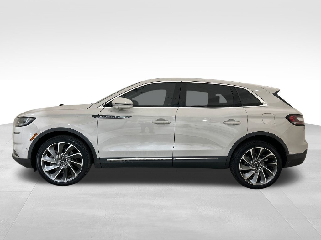Used 2022 Lincoln Nautilus Reserve w/ Equipment Group 202A AWD/4WD image 2