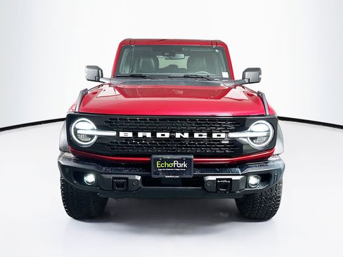 Used 2025 Ford Bronco Badlands image 2