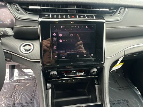 Used 2024 Jeep Grand Cherokee Laredo w/ Trailer Tow Package image 31