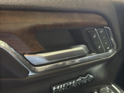 Used 2023 Chevrolet Silverado 1500 High Country w/ High Country Premium Package image 36