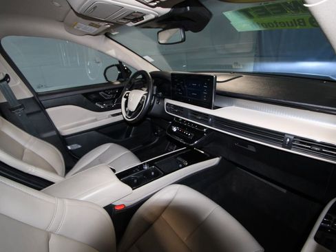 Used 2025 Lincoln Corsair FWD image 20