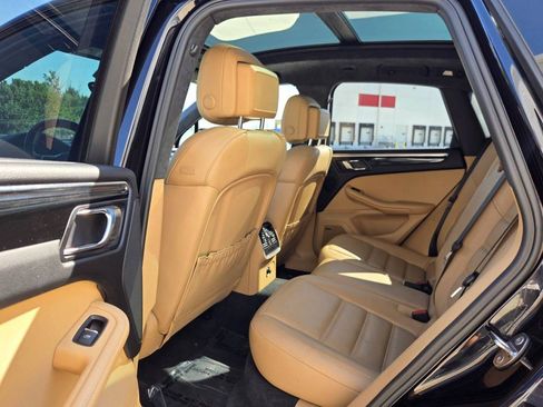Used 2017 Porsche Macan Turbo w/ Premium Package Plus AWD/4WD image 11