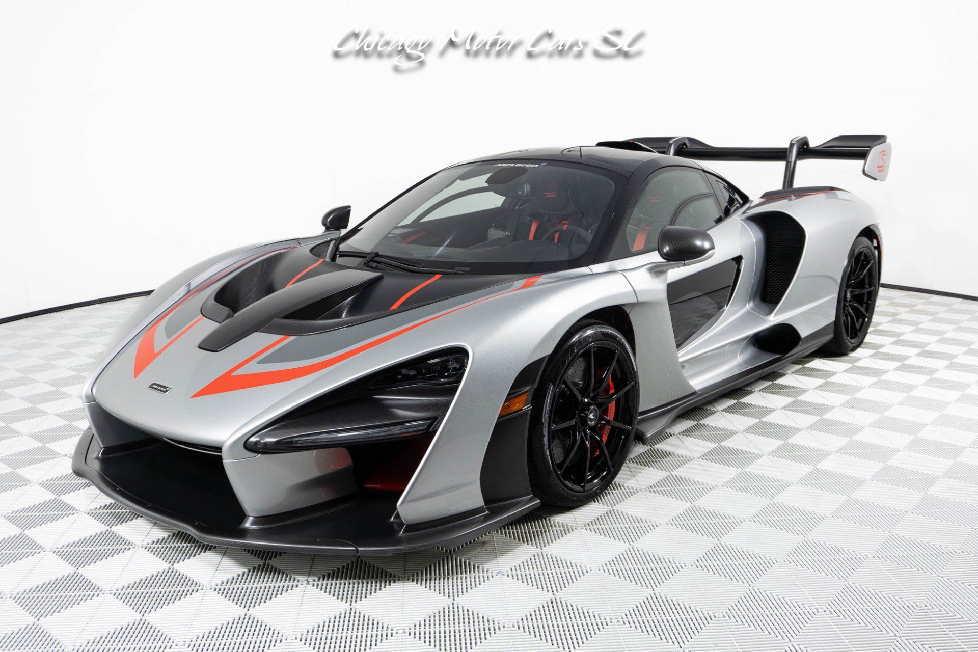 Used 2019 McLaren Senna RWD image 2