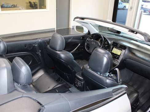 Used 2010 Lexus IS 350C w/ Luxury Pkg RWD image 45