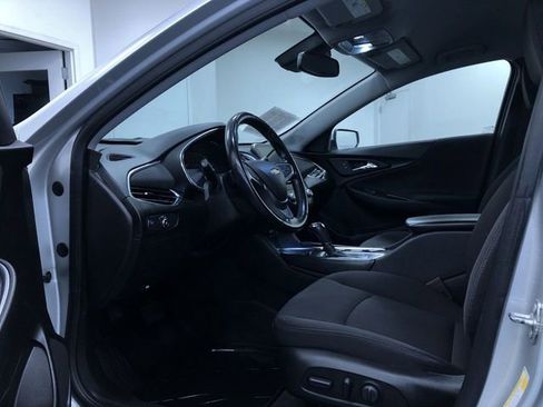 Used 2018 Chevrolet Malibu LT w/ Driver Confidence Package image 11