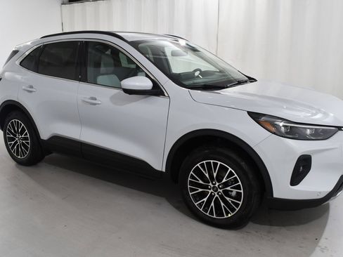 New 2025 Ford Escape SE w/ PHEV Premium Package image 5