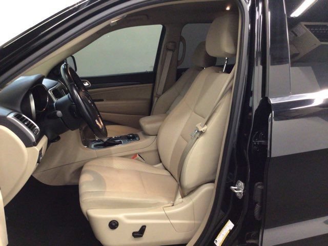 Used 2020 Jeep Grand Cherokee Laredo AWD/4WD image 21