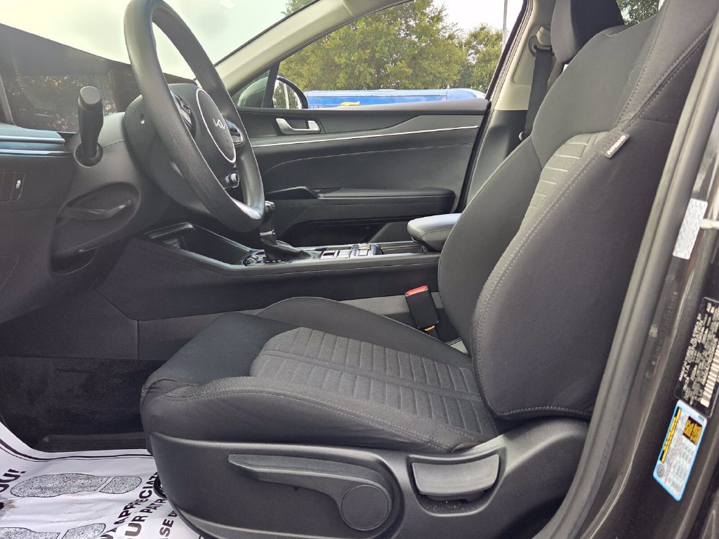 Used 2025 Kia K5 LXS FWD image 3