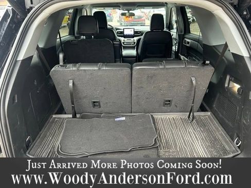 Used 2023 Ford Explorer XLT w/ Equipment Group 202A image 6