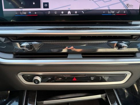 Certified 2025 BMW X7 xDrive40i w/ M Sport Package AWD/4WD image 29