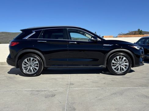 New 2025 INFINITI QX50 Luxe image 2