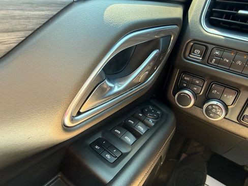 Used 2021 GMC Yukon SLT w/ SLT Luxury Plus Package AWD/4WD image 32