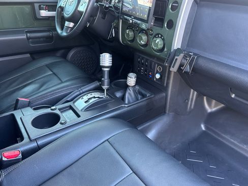 Used 2014 Toyota FJ Cruiser 4WD image 16