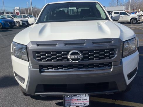 Certified 2025 Nissan Frontier SV image 8