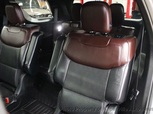Used 2020 Ford Explorer Platinum w/ Premium Technology Package AWD/4WD image 32