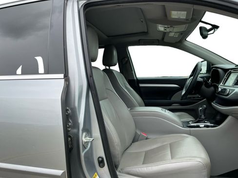Used 2016 Toyota Highlander XLE w/ Protection Package #3 FWD image 14