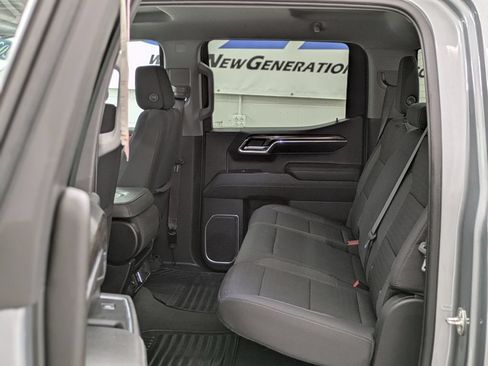 Used 2023 Chevrolet Silverado 1500 LT AWD/4WD image 12