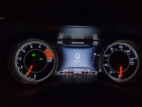 Used 2019 Jeep Cherokee Limited image 23