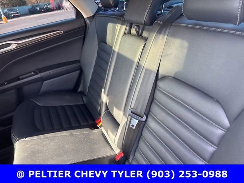 Used 2019 Ford Fusion SEL image 19