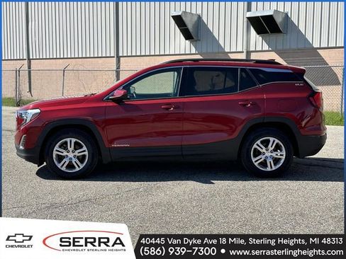 Used 2018 GMC Terrain SLE w/ Driver Convenience Package FWD image 2