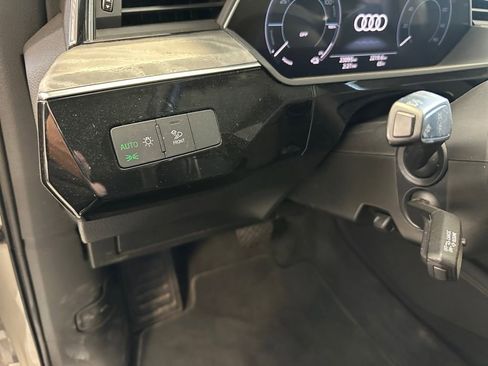 Used 2021 Audi e-tron Premium w/ Convenience Plus Package image 15