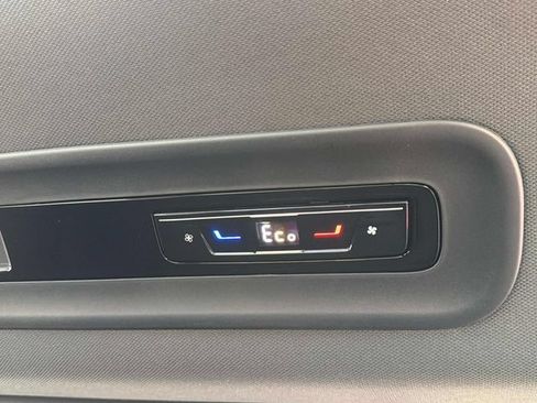New 2025 Volkswagen ID. Buzz Pro S Plus RWD image 14