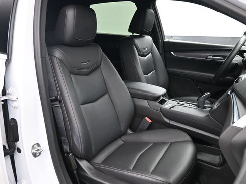 Used 2024 Cadillac XT5 Luxury FWD image 17