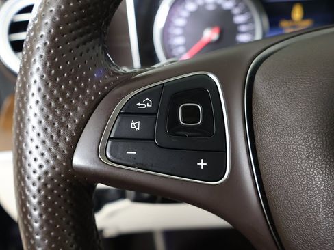 Used 2017 Mercedes-Benz E 300 4MATIC image 45