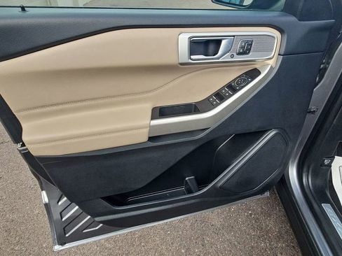 Used 2022 Ford Explorer Limited w/ Hybrid Equipment Group 310A image 12